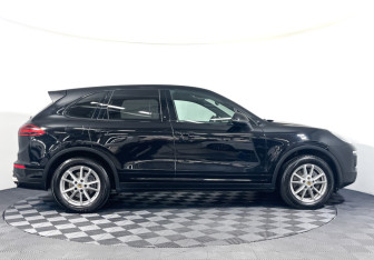 Подержанный автомобиль Porsche Cayenne 2015 года (4 фото)