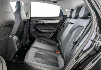 Подержанный автомобиль Москвич 6 2023 года (12 фото)