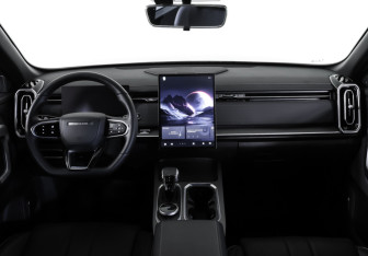 Подержанный автомобиль Jaecoo J7 2025 года (13 фото)