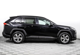 Подержанный автомобиль Toyota RAV4 2020 года (4 фото)