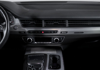 Подержанный автомобиль Audi Q7 2019 года (13 фото)