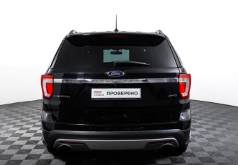 Подержанный автомобиль Ford Explorer 2017 года (6 фото)