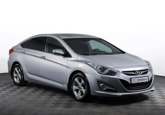 Подержанный автомобиль Hyundai i40 Sedan 2013 года (3 фото)