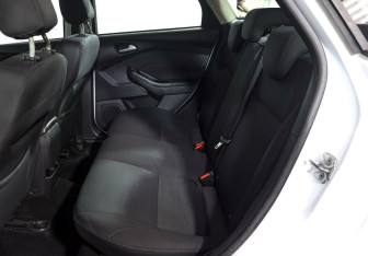 Подержанный автомобиль Ford Focus Wagon 2017 года (10 фото)