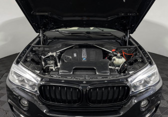 Подержанный автомобиль BMW X5 2017 года (10 фото)