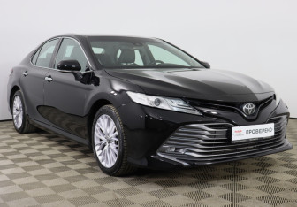 Подержанный автомобиль Toyota Camry Sedan 2018 года (3 фото)