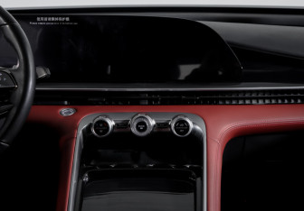 Подержанный автомобиль Exeed RX 2023 года (13 фото)