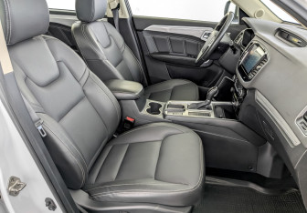 Подержанный автомобиль Geely Emgrand X7 2019 года (25 фото)