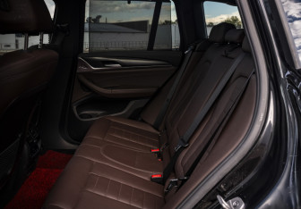 Подержанный автомобиль BMW X3 2023 года (15 фото)