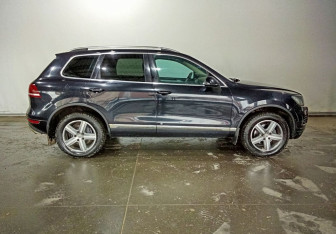 Подержанный автомобиль Volkswagen Touareg 2011 года (7 фото)