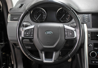 Подержанный автомобиль Land Rover Discovery Sport 2018 года (16 фото)