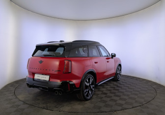 Подержанный автомобиль MINI Countryman 2024 года (5 фото)