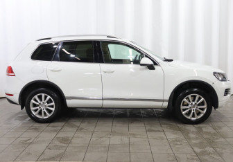 Подержанный автомобиль Volkswagen Touareg 2012 года (7 фото)