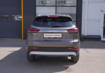 Подержанный автомобиль Geely Atlas Pro 2023 года (6 фото)