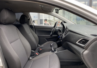 Подержанный автомобиль Hyundai Solaris Sedan 2017 года (20 фото)