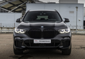 Подержанный автомобиль BMW X5 2021 года (5 фото)