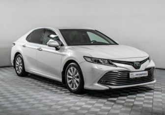Подержанный автомобиль Toyota Camry Sedan 2019 года (3 фото)