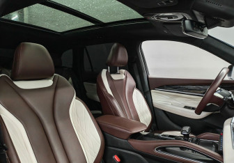 Подержанный автомобиль Geely Monjaro 2023 года (13 фото)