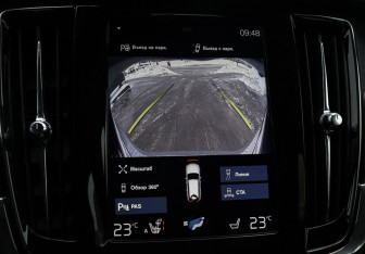 Подержанный автомобиль Volvo V90 Cross Country 2018 года (15 фото)