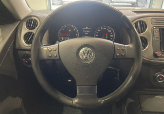 Подержанный автомобиль Volkswagen Tiguan 2010 года (14 фото)