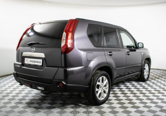 Подержанный автомобиль Nissan X-Trail 2014 года (5 фото)