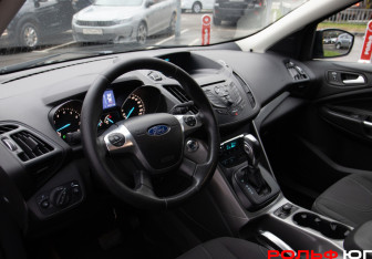 Подержанный автомобиль Ford Kuga 2014 года (10 фото)