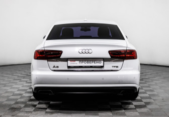 Подержанный автомобиль Audi A6 Sedan 2015 года (6 фото)