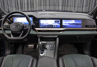 Подержанный автомобиль Geely Monjaro 2023 года (14 фото)