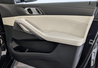 Подержанный автомобиль BMW X6 2021 года (25 фото)