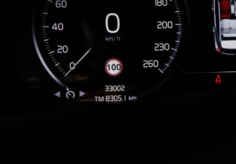 Подержанный автомобиль Volvo XC40 2019 года (11 фото)