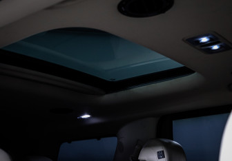 Подержанный автомобиль Kia Carnival 2020 года (18 фото)