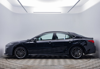 Подержанный автомобиль Toyota Camry Sedan 2025 года (8 фото)