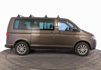 Подержанный автомобиль Volkswagen Multivan 2012 года (4 фото)