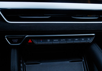 Подержанный автомобиль Geely Monjaro 2024 года (18 фото)