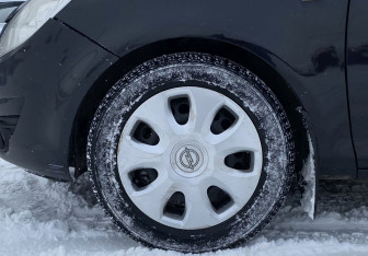 Подержанный автомобиль Opel Corsa 2008 года (9 фото)