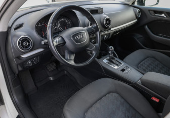 Подержанный автомобиль Audi A3 Sedan 2014 года (15 фото)