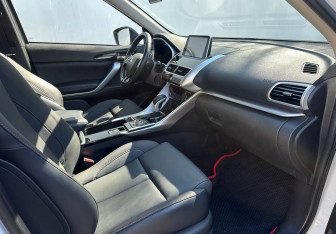 Подержанный автомобиль Mitsubishi Eclipse Cross 2022 года (13 фото)