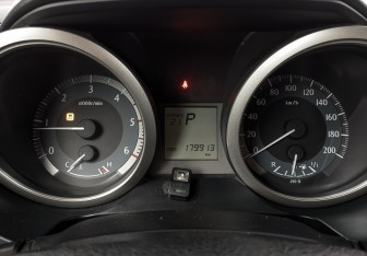 Подержанный автомобиль Toyota Land Cruiser Prado 2010 года (15 фото)