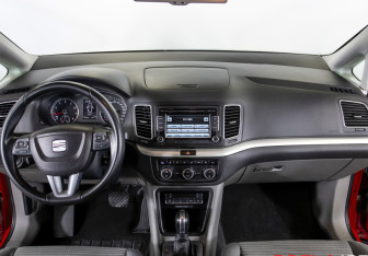 Подержанный автомобиль SEAT Alhambra 2014 года (11 фото)