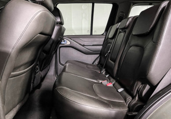 Подержанный автомобиль Nissan Pathfinder 2007 года (10 фото)