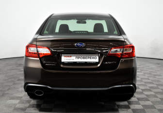 Подержанный автомобиль Subaru Legacy Sedan 2019 года (6 фото)
