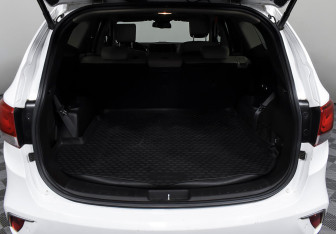 Подержанный автомобиль Hyundai Santa Fe 2017 года (18 фото)