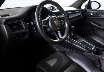 Подержанный автомобиль Porsche Macan 2014 года (15 фото)