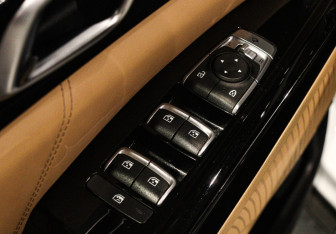 Подержанный автомобиль Kia Carnival 2020 года (20 фото)