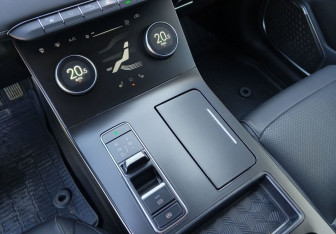 Подержанный автомобиль Exeed LX 2022 года (17 фото)