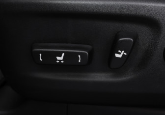 Подержанный автомобиль Toyota Land Cruiser Prado 2019 года (19 фото)