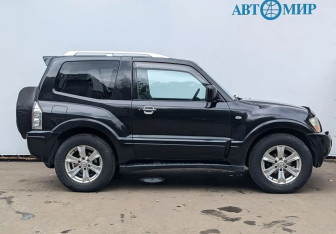 Подержанный автомобиль Mitsubishi Pajero 2006 года (4 фото)