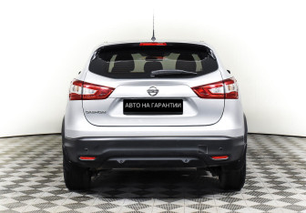 Подержанный автомобиль Nissan Qashqai 2016 года (6 фото)