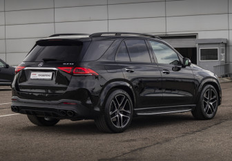 Подержанный автомобиль Mercedes-Benz GLE AMG 2023 года (6 фото)