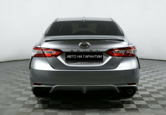 Подержанный автомобиль Toyota Camry Sedan 2019 года (4 фото)